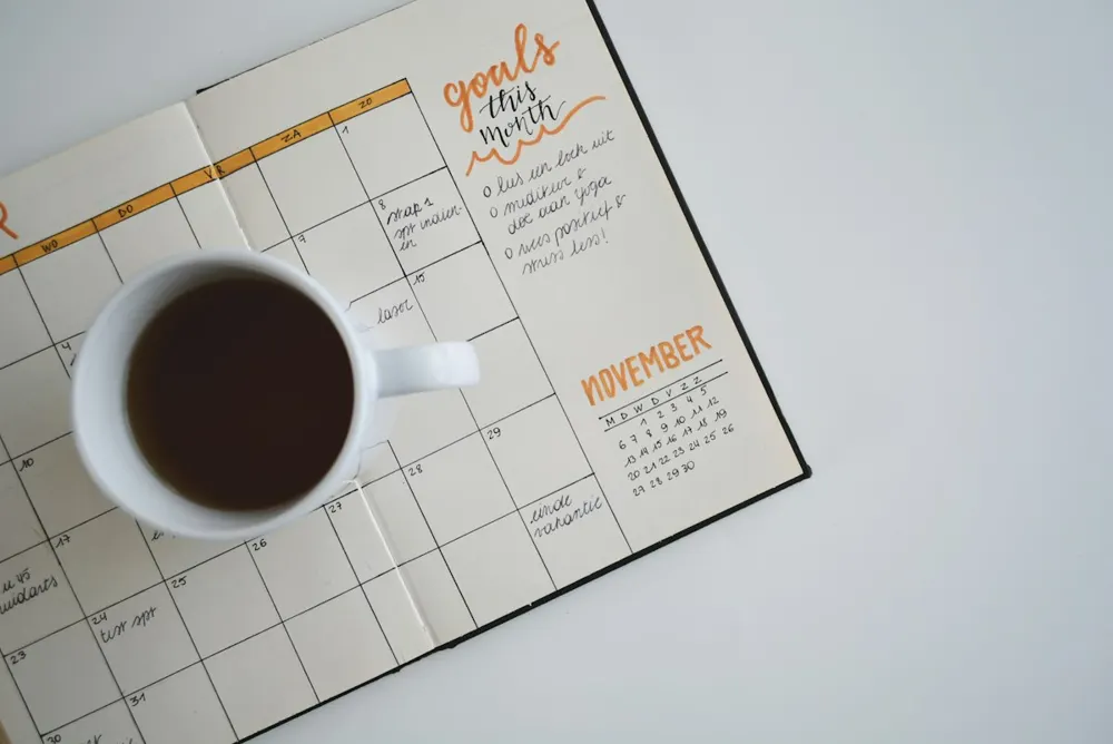 Illustration symbolisant les échéances fiscales et le calendrier